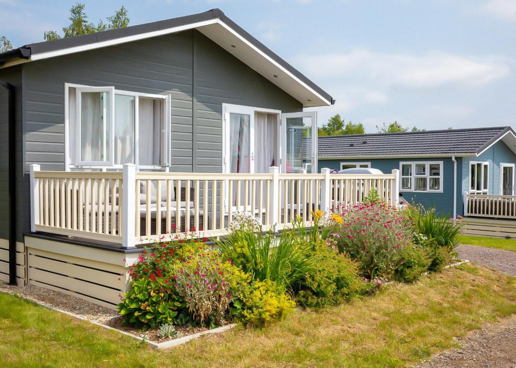 Otters Mead Boutique Lodges Beetley Exterior photo