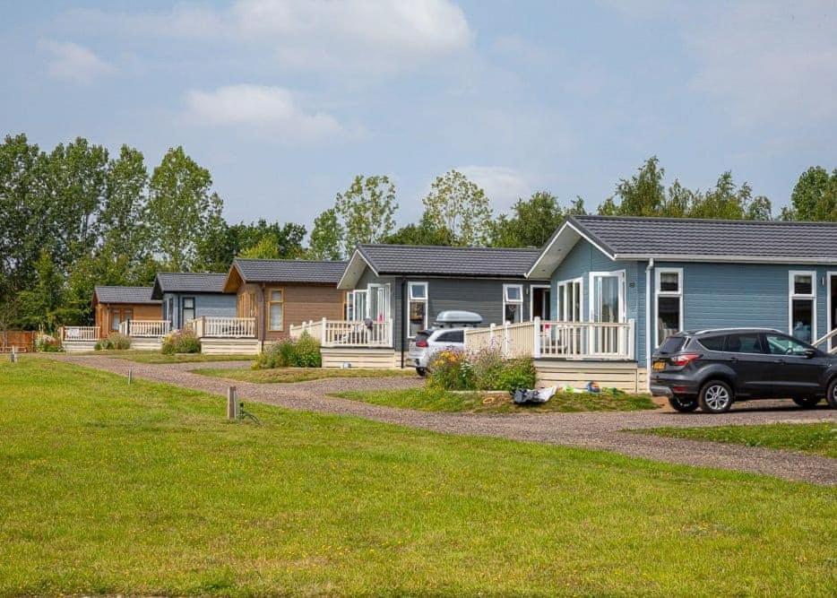 Otters Mead Boutique Lodges Beetley Exterior photo